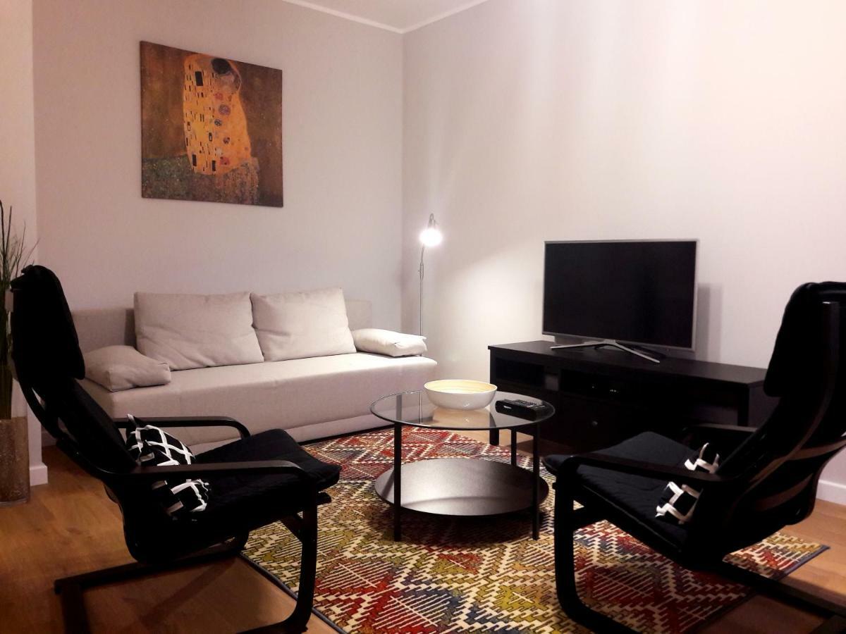 Modern & Quiet In Royal Wilanow With Netflix Warsaw