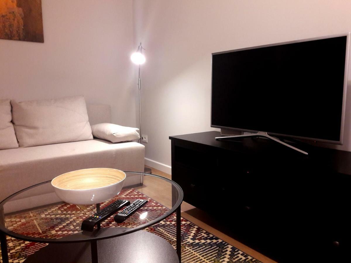 Apartment Modern & Quiet In Royal Wilanow With Netflix