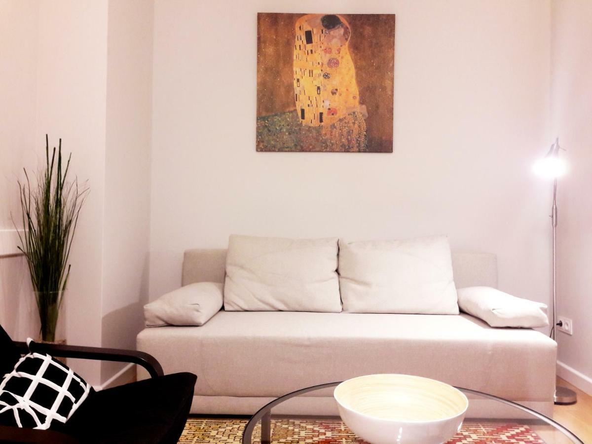 Modern & Quiet In Royal Wilanow With Netflix Warsaw